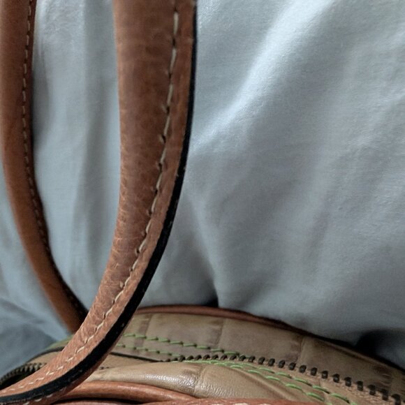 Patricia Nash embossed leather canteen crossbody bag NWOT - Picture 2 of 4